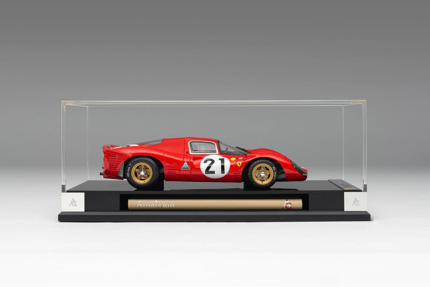 Amalgam Ferrari 330 P4 21 2nd 24h LeMans 1967 Driven by: Scarfiotti, Parkes 1:18 Modell
