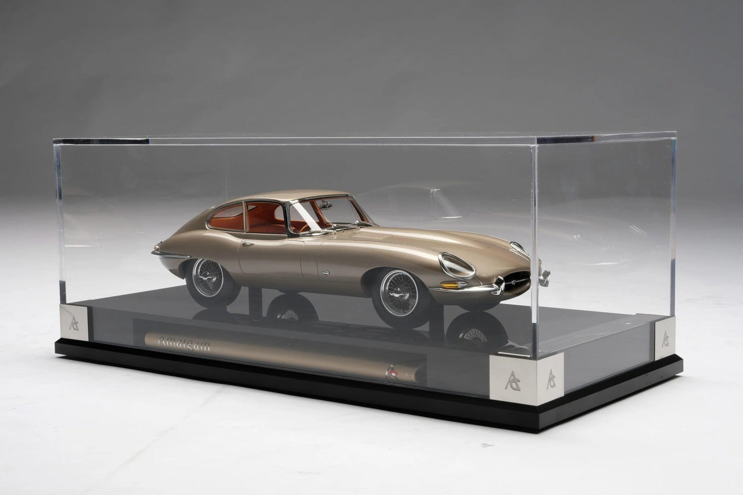 Amalgam Jaguar E - type Coupe - Bronze Metallic 1:18