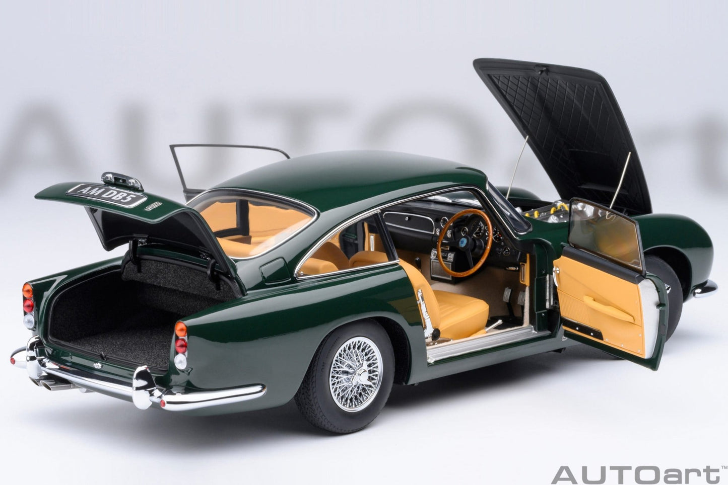 AutoArt Aston Martin DB5 British Racing Green 1:18 Modell