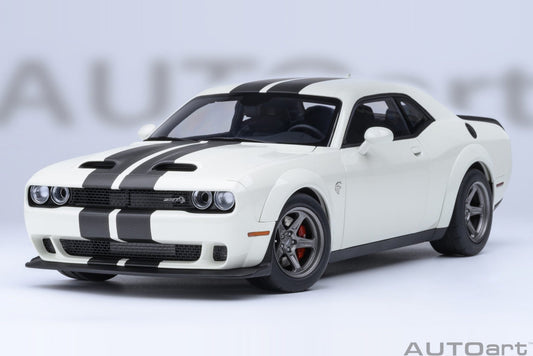 AutoArt Dodge Challenger SRT Superstock 2023 Knuckle White 1:18 Modell