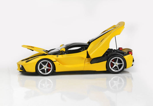 BBR Models Ferrari LaFerrari Giallo Modena Matt Black Wheels 1:18 Modell