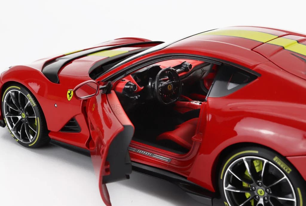 Bburago Ferrari 812 Competizione 2021 red/yellow stripe 1:18 Modell