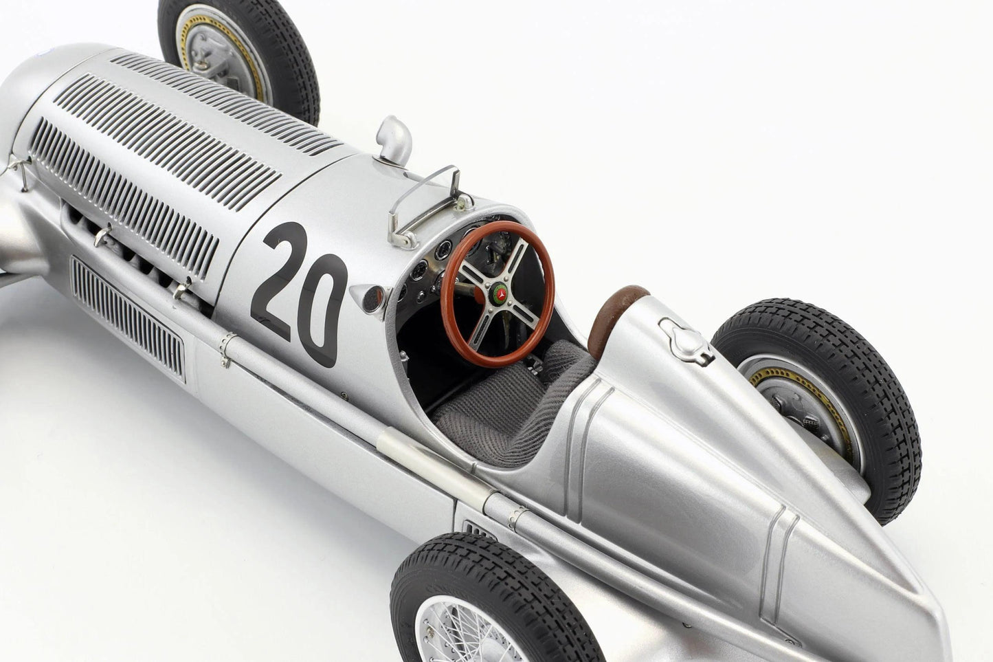 CMC Modelcars Mercedes-Benz W 25, Eifelrennen 1934, 20 von Brauchitsch 1:18 Modell_Artexio