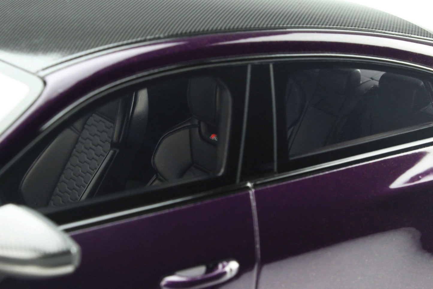GT Spirit Audi RS e - tron GT 2021 - Merlin Purple 1:18 Modell