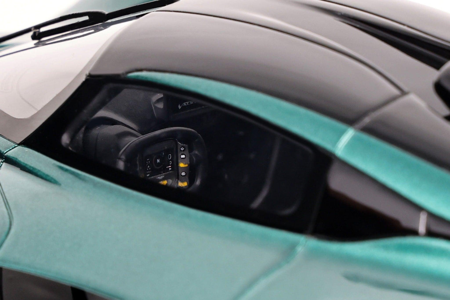 Maisto Aston Martin Valkyrie 2022 Green 1:18 Modell