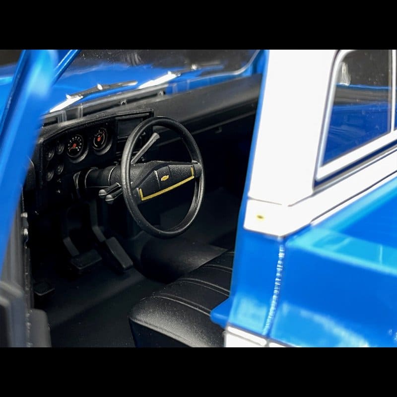 Maisto Chevrolet C10 CHEYENNE SUPER 1974 blue 1:18 Modell