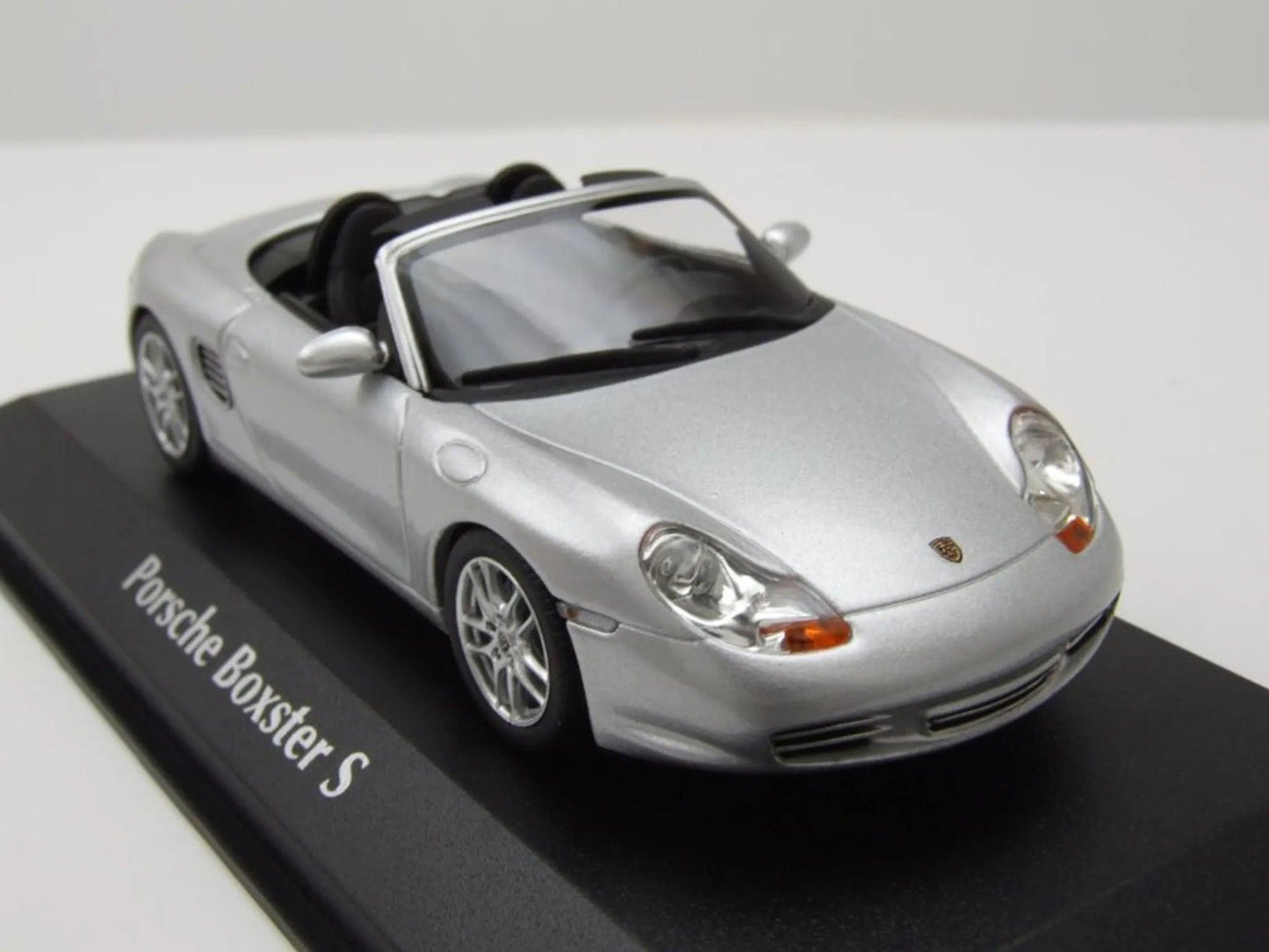 Minichamps Porsche Boxster S 2002 - Silver Metallic 1:43 Modell