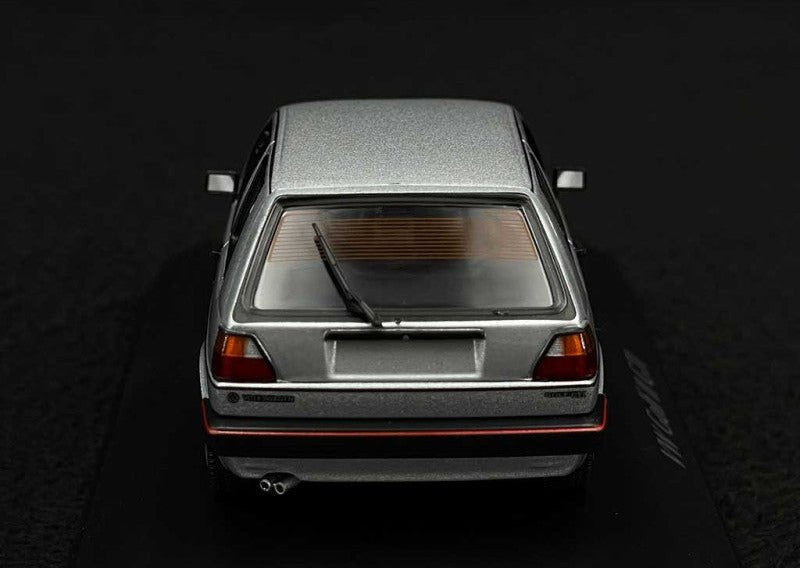 Minichamps Volkswagen Golf GTI 1985 - Silver Metallic 1:43 Modell