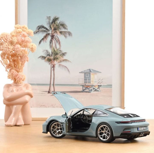 Norev Porsche 911 S/T 2023 Meissenblue 1:18 Modell