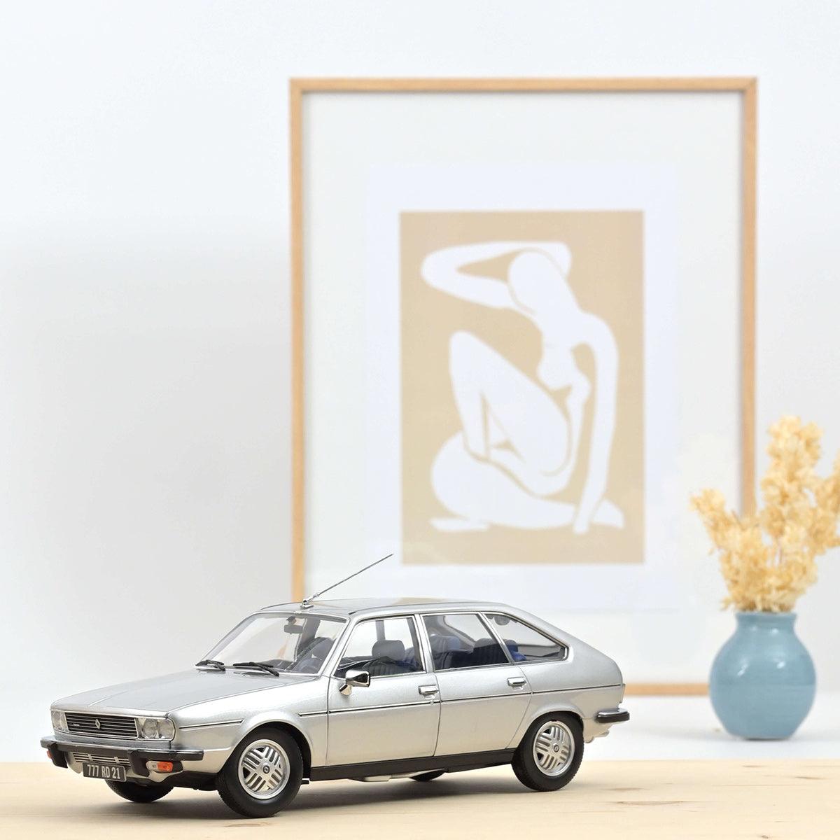 Norev Renault 30 TX 1979 - Silver 1:18 Modell