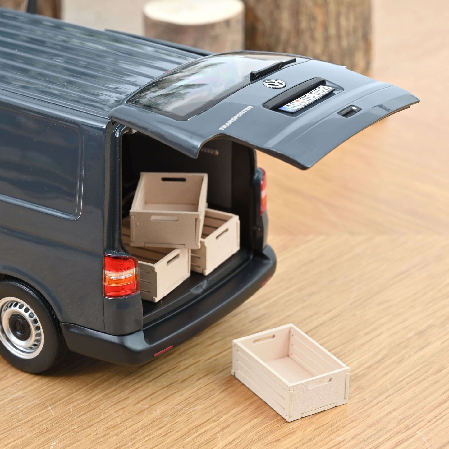 Norev VW Transporter 2003 Anthracite Grey 1:18 Modell