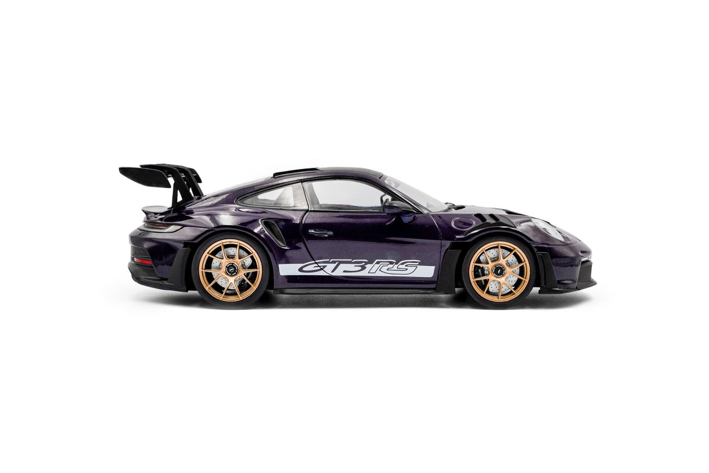 Solido Porsche 911 (992) GT3 RS Weissach - Package 2024 viola metallic 1:18 model
