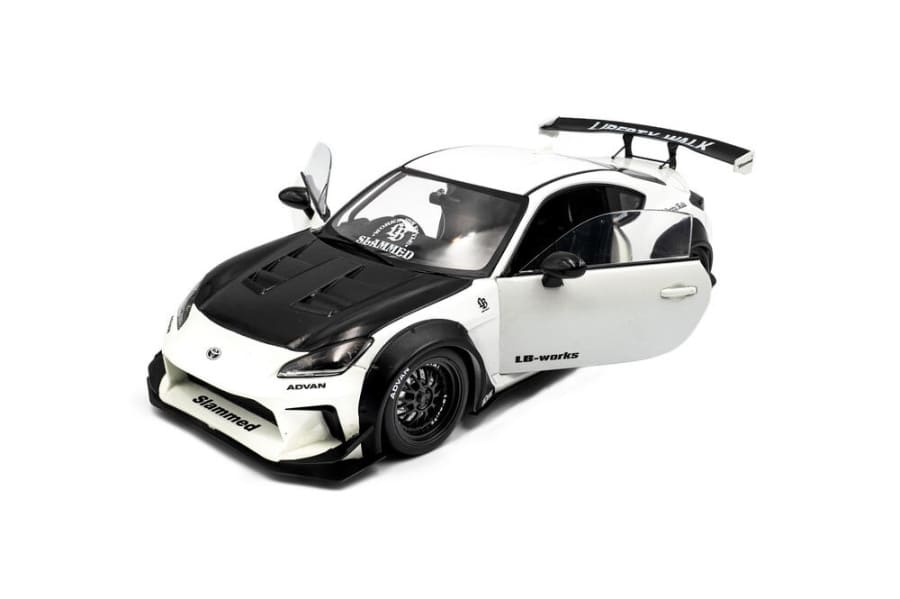Solido Toyota GR86 LBWK Body Kit 2024 pearl white 1:18 Modell