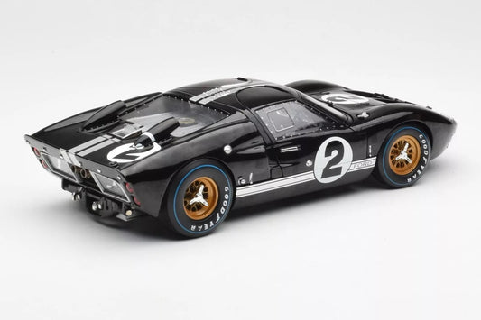 Spark Ford GT40 MK II 2 Winner 24H Le Mans 1966 B. McLaren - C. Amon 1:18 Modell