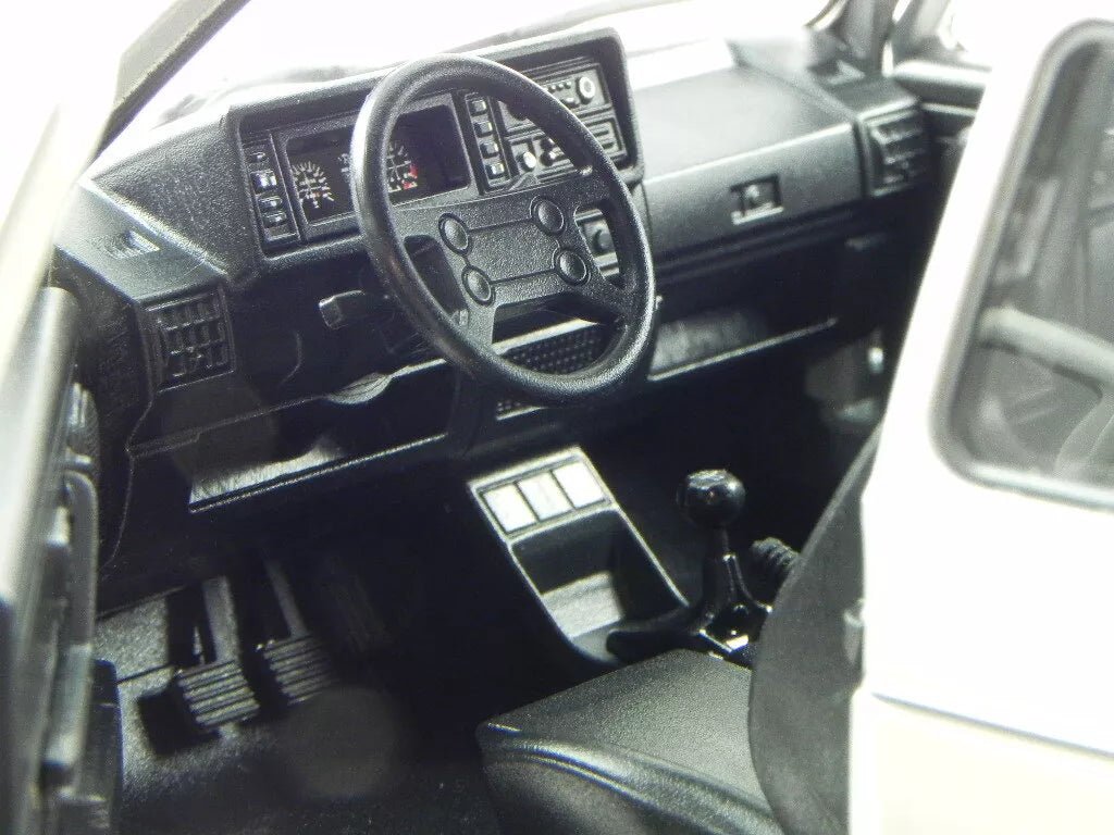 Welly VW Golf I GTI - White 1:18 Modell