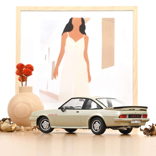Norev Opel Manta GSi 1987 - Platin Metallic 1:18 Modell