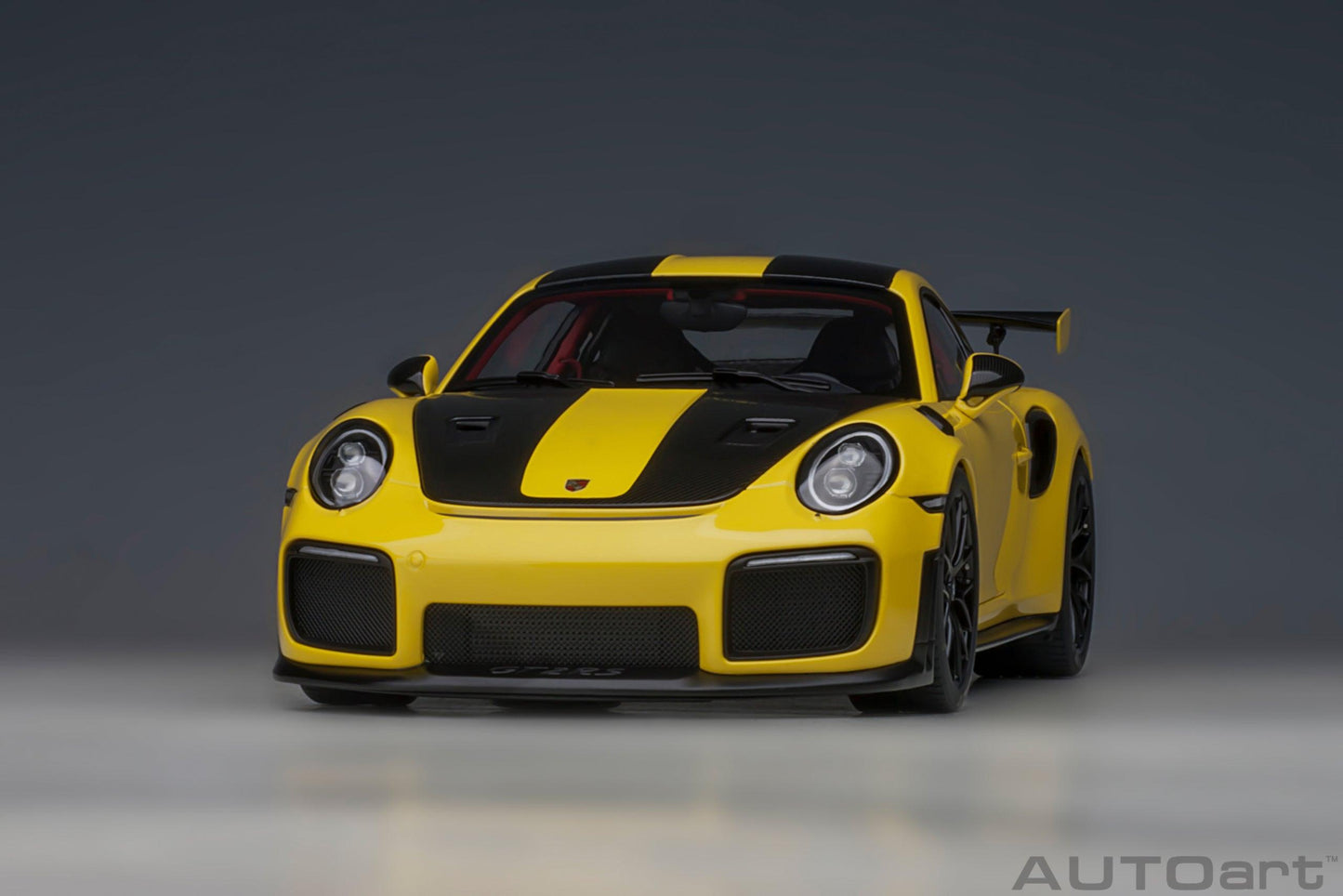 AutoArt Porsche 911 (991.2) GT2 RS Weissach Package - Racing Yellow 1:18 Modell - Artexio