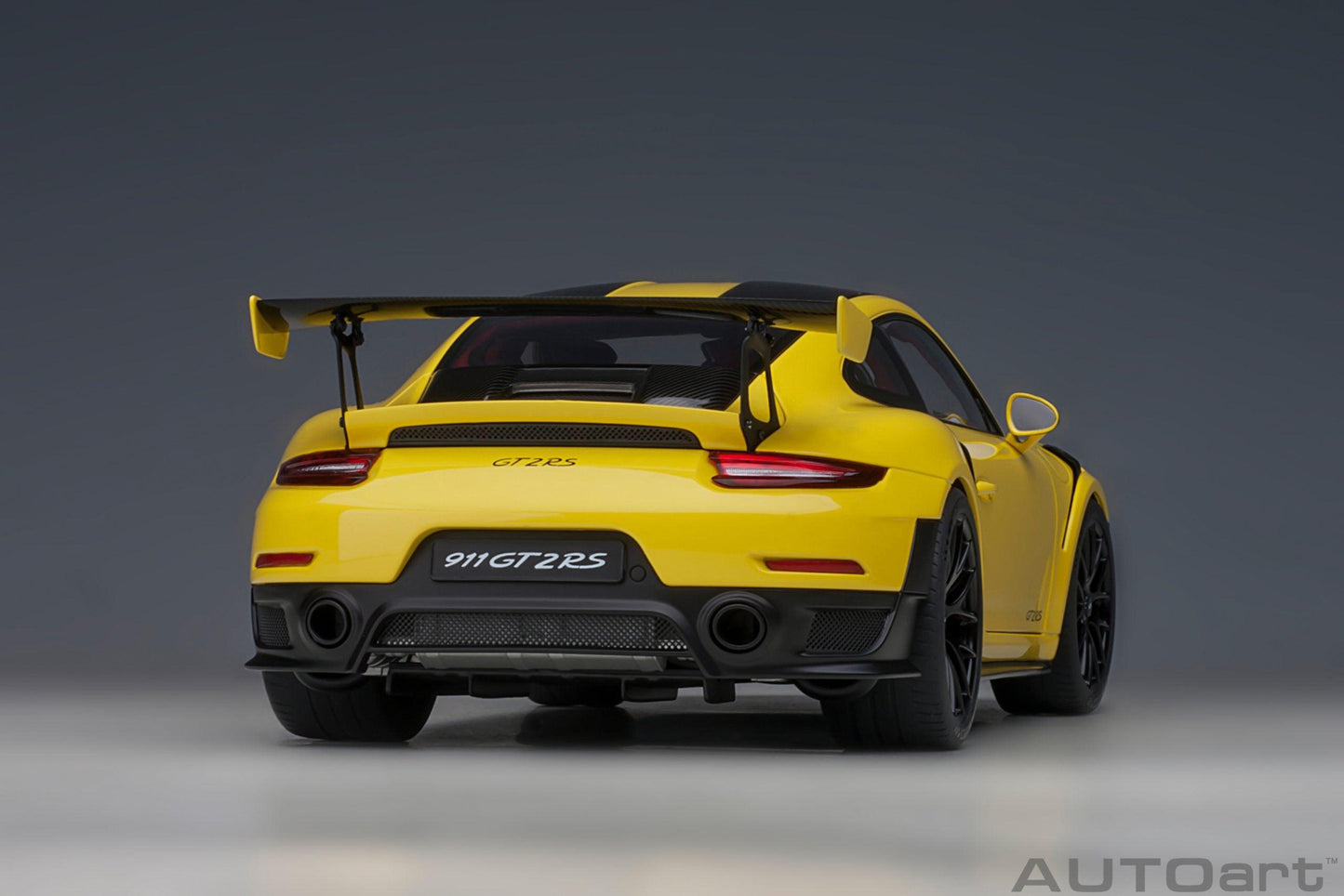 AutoArt Porsche 911 (991.2) GT2 RS Weissach Package - Racing Yellow 1:18 Modell - Artexio