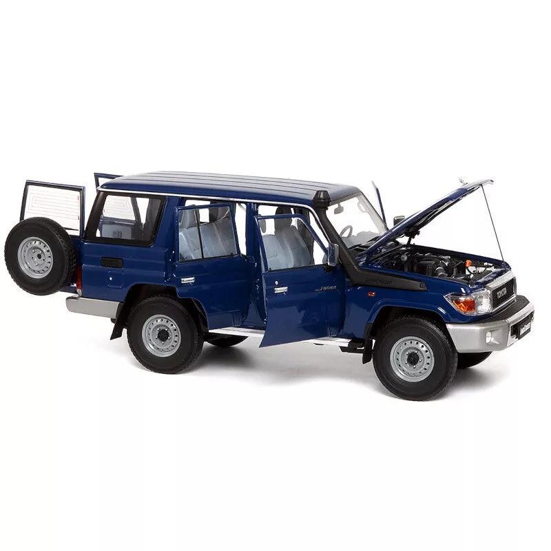 Almost Real Toyota Land Cruiser 76 2017 - Blue 1:18 Modell - Artexio