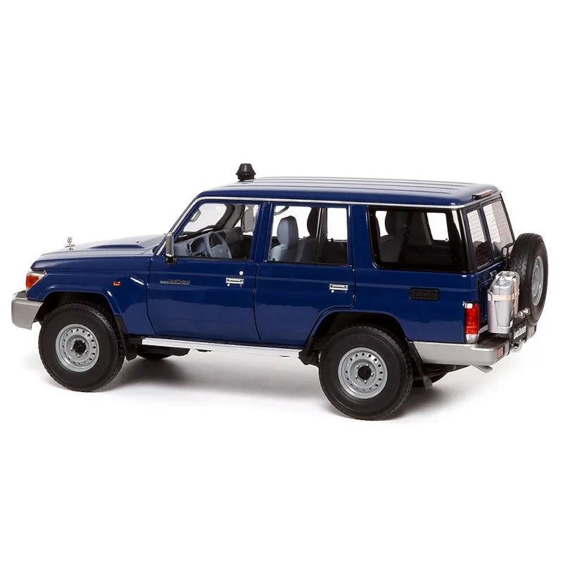 Almost Real Toyota Land Cruiser 76 2017 - Blue 1:18 Modell - Artexio