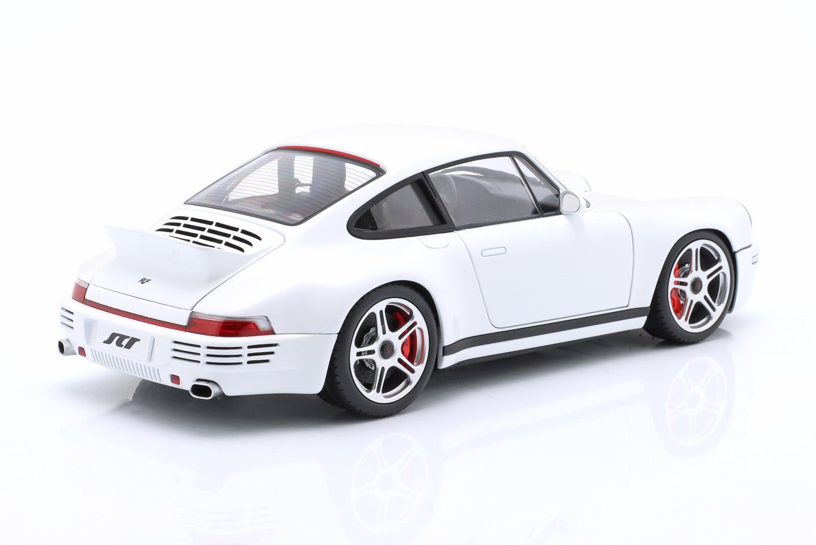 AlmostReal RUF SCR 2018 White 1:18 Modell