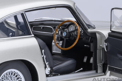 AutoArt Aston Martin DB5 (Birch Silver) 1:18 Modell