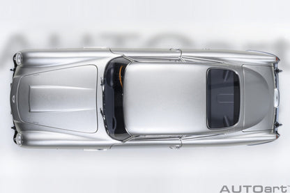 AutoArt Aston Martin DB5 (Birch Silver) 1:18 Modell