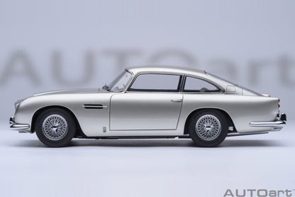 AutoArt Aston Martin DB5 (Birch Silver) 1:18 Modell