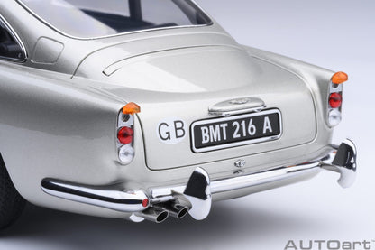 AutoArt Aston Martin DB5 Goldfinger (Silver) 1:18 Modell