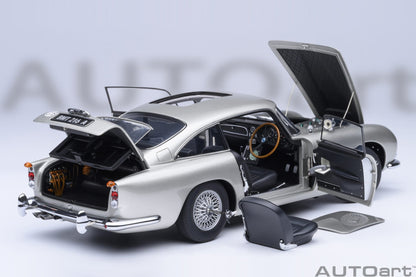 AutoArt Aston Martin DB5 Goldfinger (Silver) 1:18 Modell
