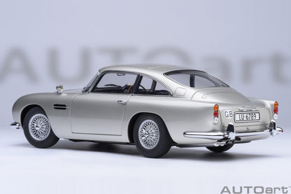 AutoArt Aston Martin DB5 Goldfinger (Silver) 1:18 Modell