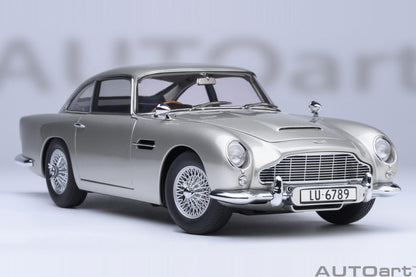 AutoArt Aston Martin DB5 Goldfinger (Silver) 1:18 Modell