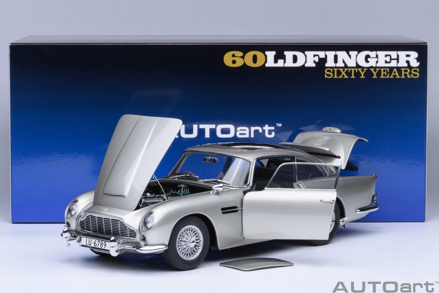 AutoArt Aston Martin DB5 Goldfinger (Silver) 1:18 Modell