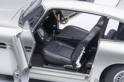 AutoArt Aston Martin DB5 Goldfinger (Silver) 1:18 Modell