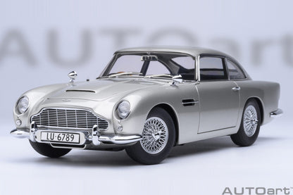 AutoArt Aston Martin DB5 Goldfinger (Silver) 1:18 Modell