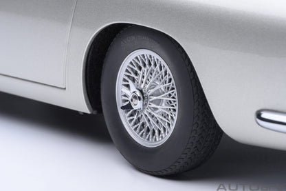 AutoArt Aston Martin DB5 Goldfinger (Silver) 1:18 Modell
