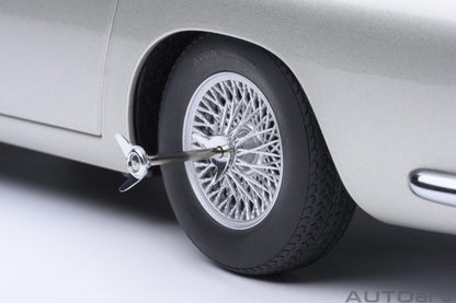 AutoArt Aston Martin DB5 Goldfinger (Silver) 1:18 Modell
