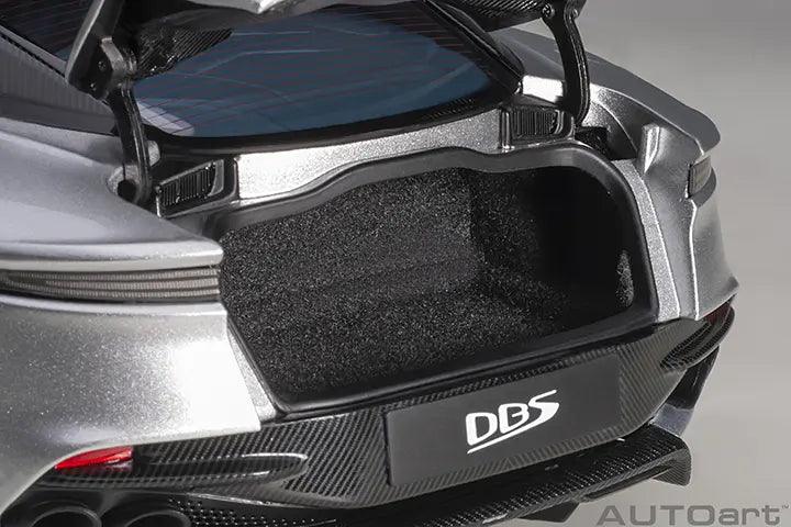 AutoArt Aston Martin DBS Superleggera - Lightning Silver 1:18 Modell - Artexio