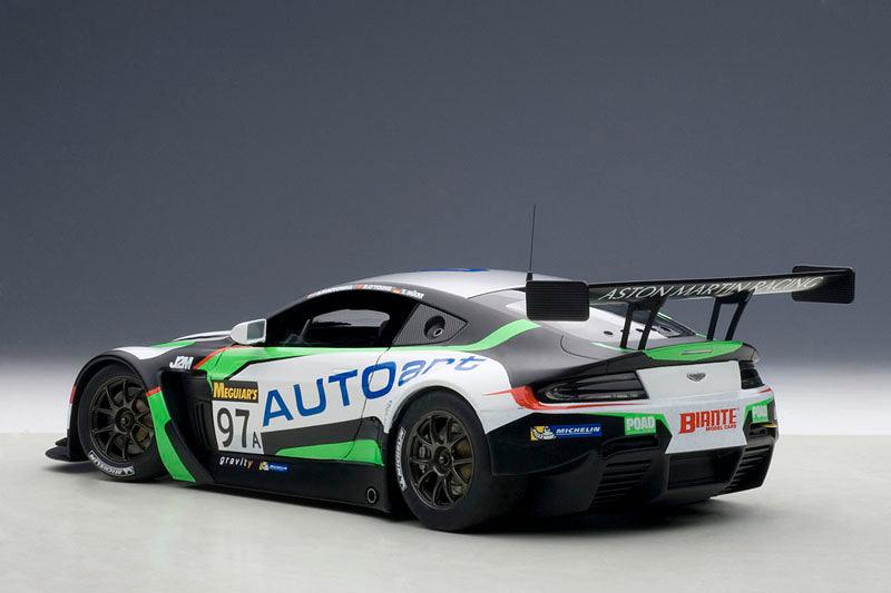 AutoArt Aston Martin V12 Vantage Bathurst 12HRS Endurance Race 2015 MacDowall/O'Young/Mucke #97 1:18 Modell - Artexio