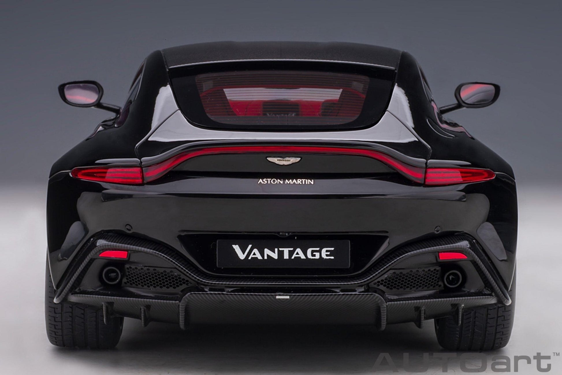 AutoArt Aston Martin Vantage 2019 - Jet Black 1:18 Modell - Artexio