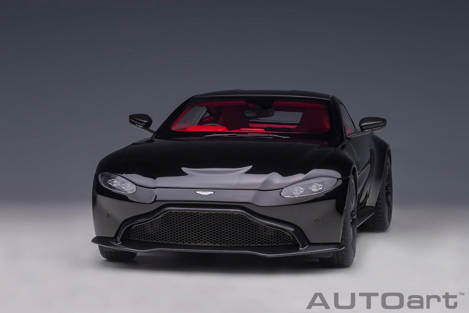 AutoArt Aston Martin Vantage 2019 - Jet Black 1:18 Modell - Artexio