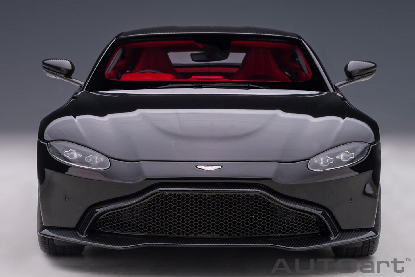 AutoArt Aston Martin Vantage 2019 - Jet Black 1:18 Modell - Artexio