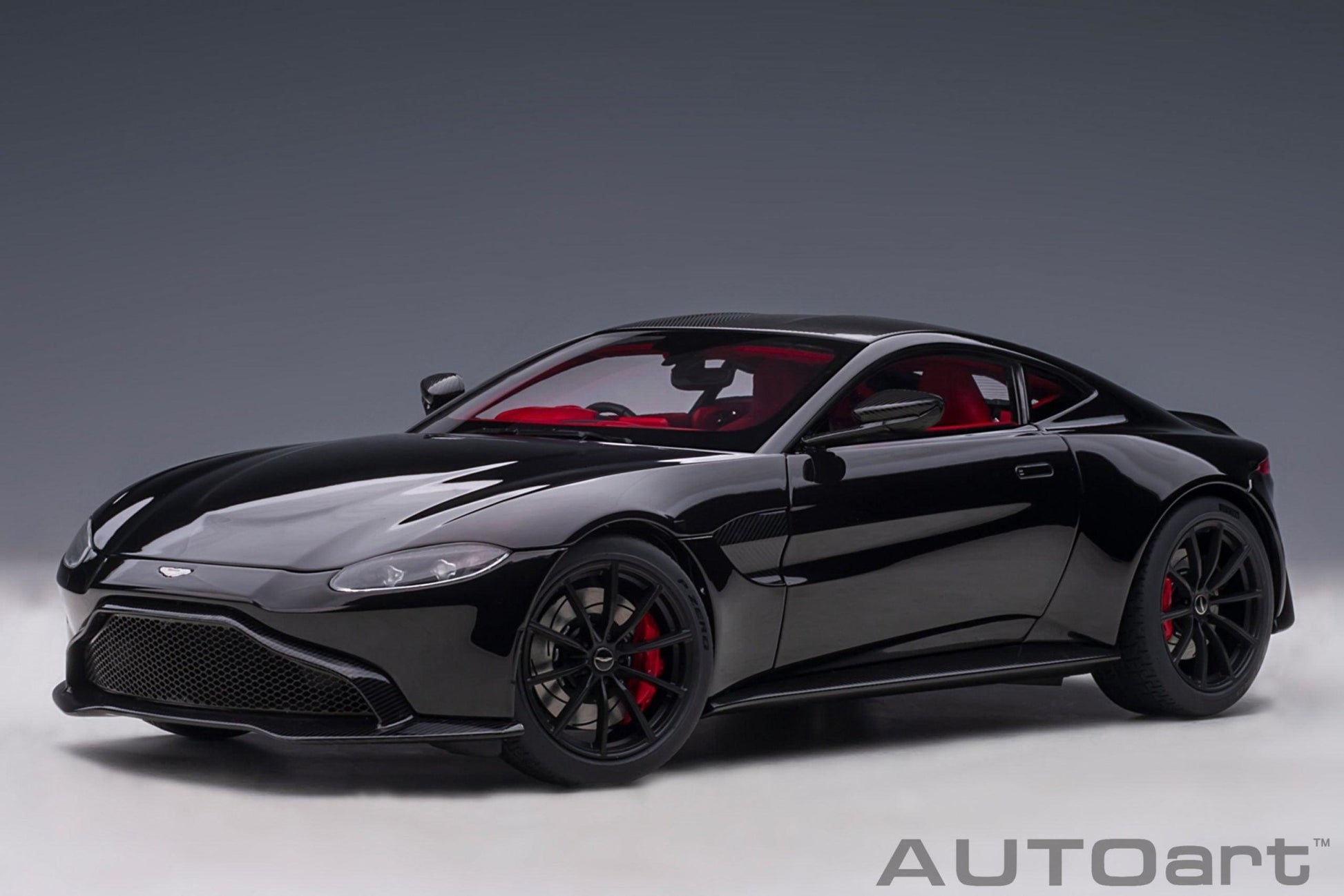 AutoArt Aston Martin Vantage 2019 - Jet Black 1:18 Modell - Artexio