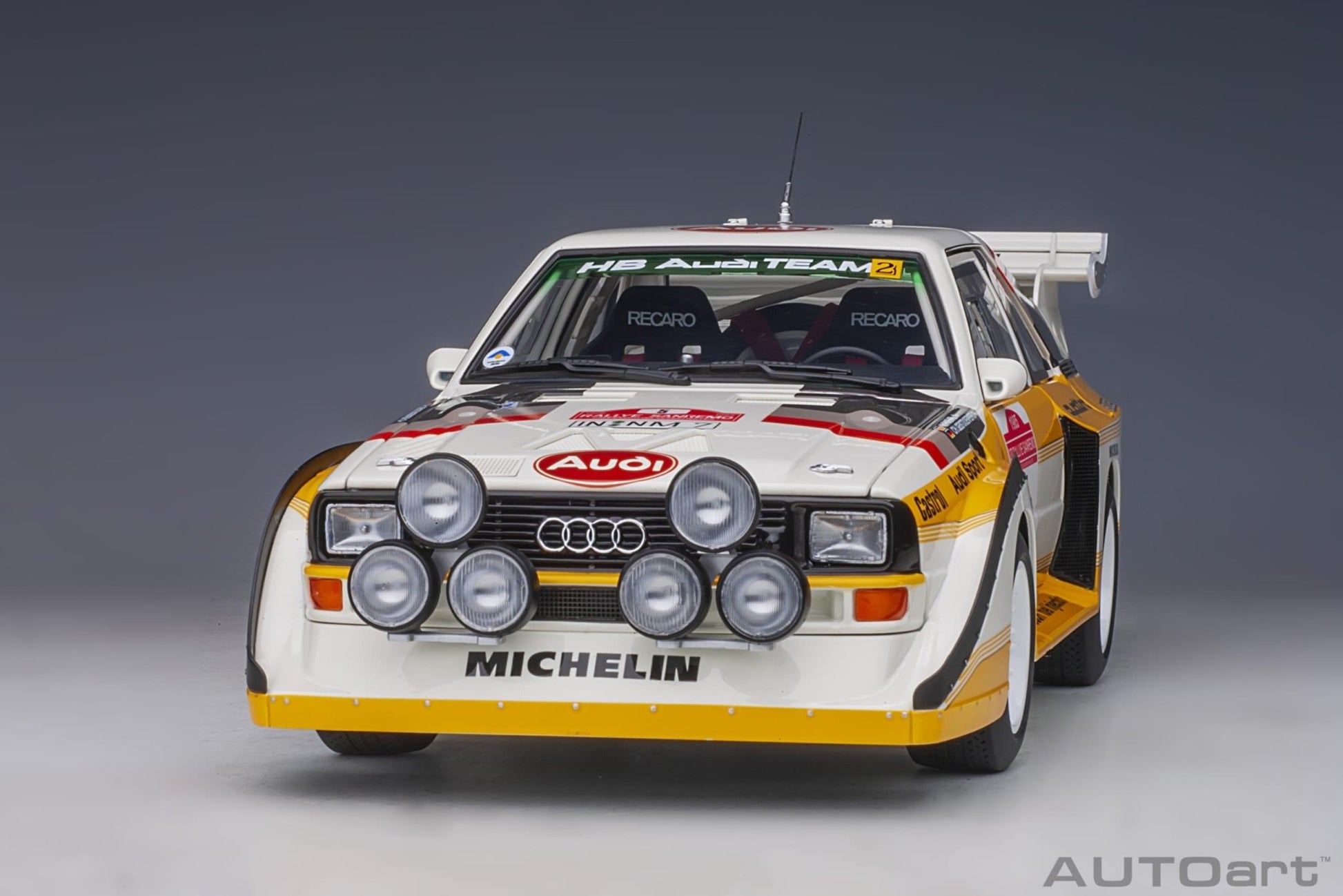 AutoArt Audi Sport Quattro S1 Rally San Remo 1985 Winner W. Röhrl/C. Geistdörfer #5 1:18 Modell - Artexio