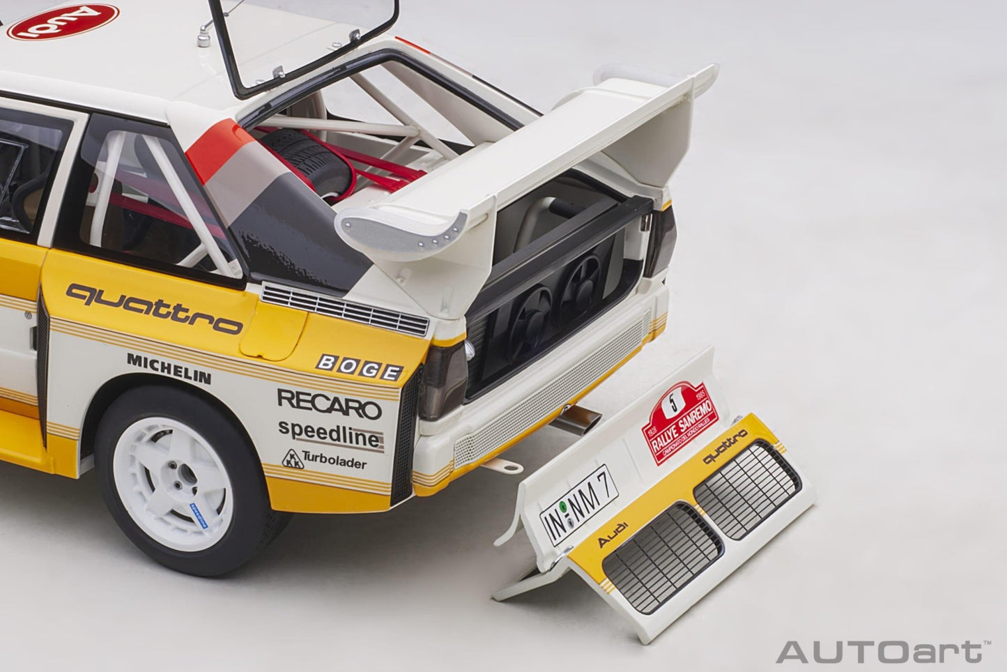 AutoArt Audi Sport Quattro S1 Rally San Remo 1985 Winner W. Röhrl/C. Geistdörfer #5 1:18 Modell - Artexio