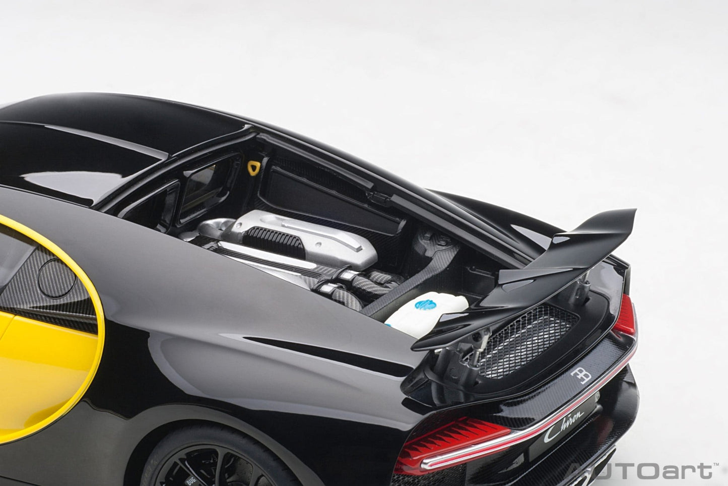 AutoArt Bugatti Chiron (Jaune Molsheim/Nocturne Black) 1:18 Modell