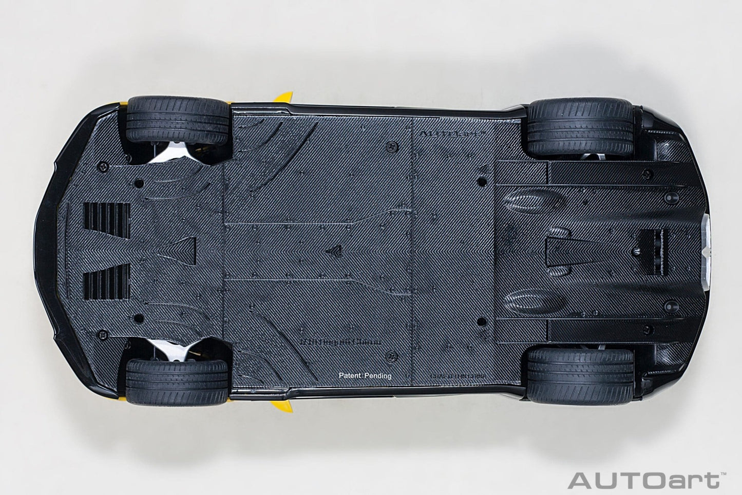 AutoArt Bugatti Chiron (Jaune Molsheim/Nocturne Black) 1:18 Modell