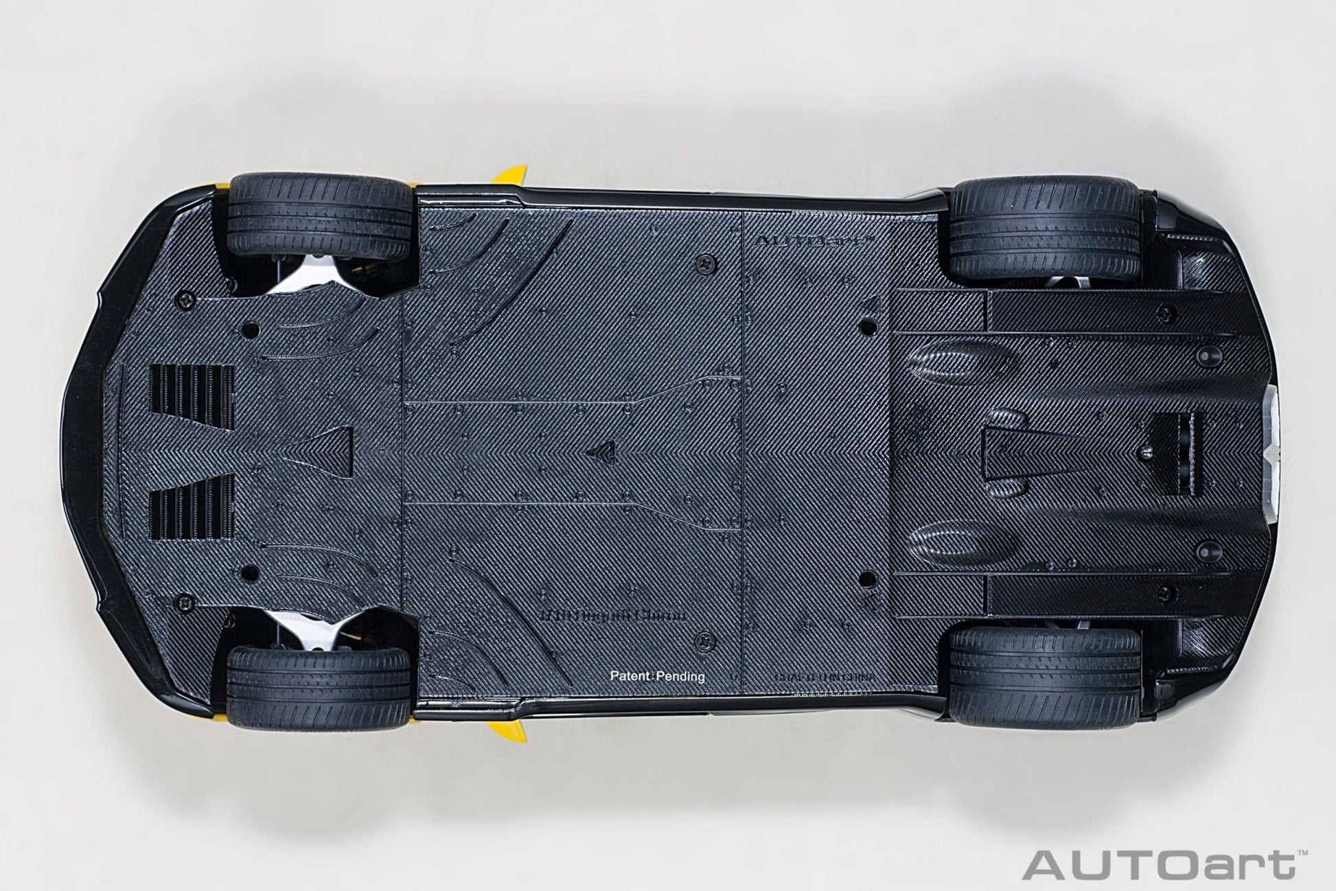 AutoArt Bugatti Chiron (Jaune Molsheim/Nocturne Black) 1:18 Modell