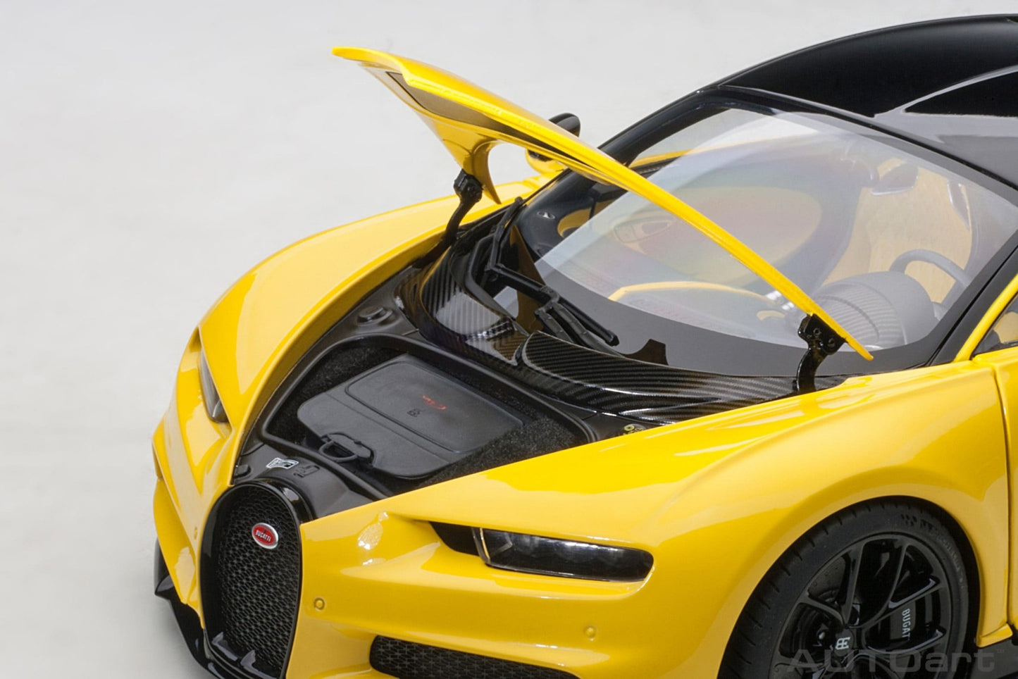 AutoArt Bugatti Chiron (Jaune Molsheim/Nocturne Black) 1:18 Modell