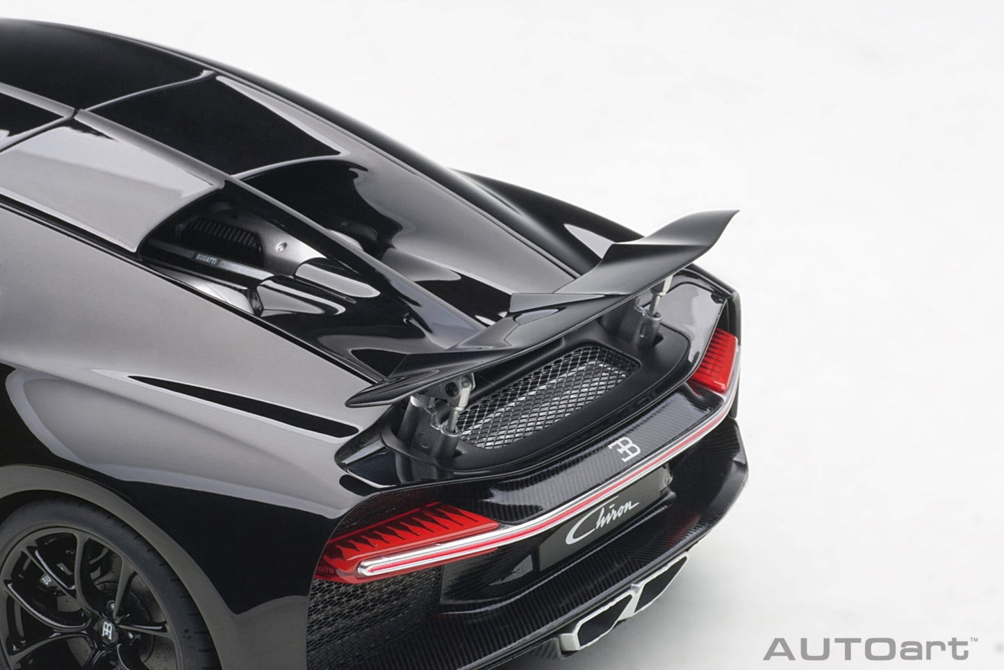 AutoArt Bugatti Chiron (Jaune Molsheim/Nocturne Black) 1:18 Modell